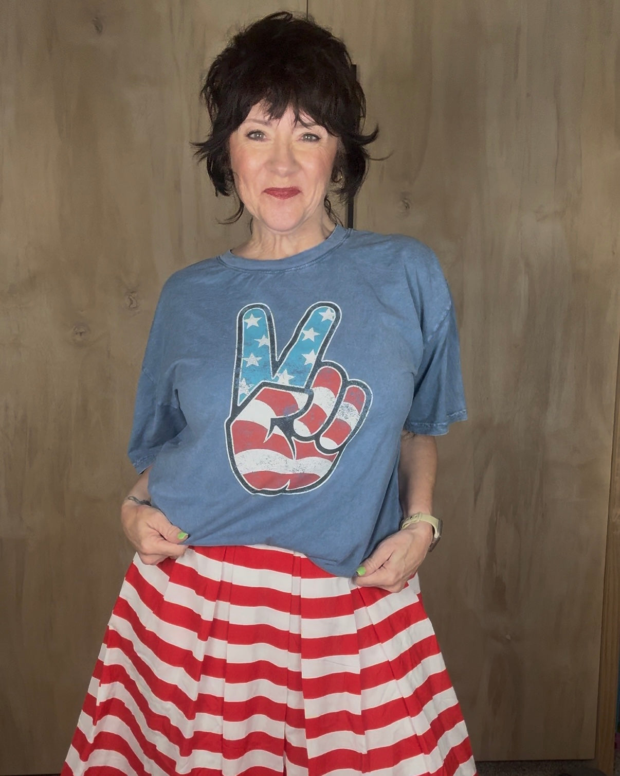 Peace Finger USA T-shirt